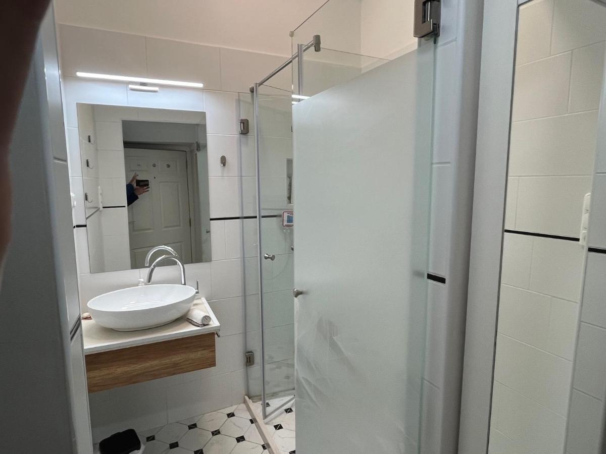 Studio Flat In The Center Of Budapeste Exterior foto